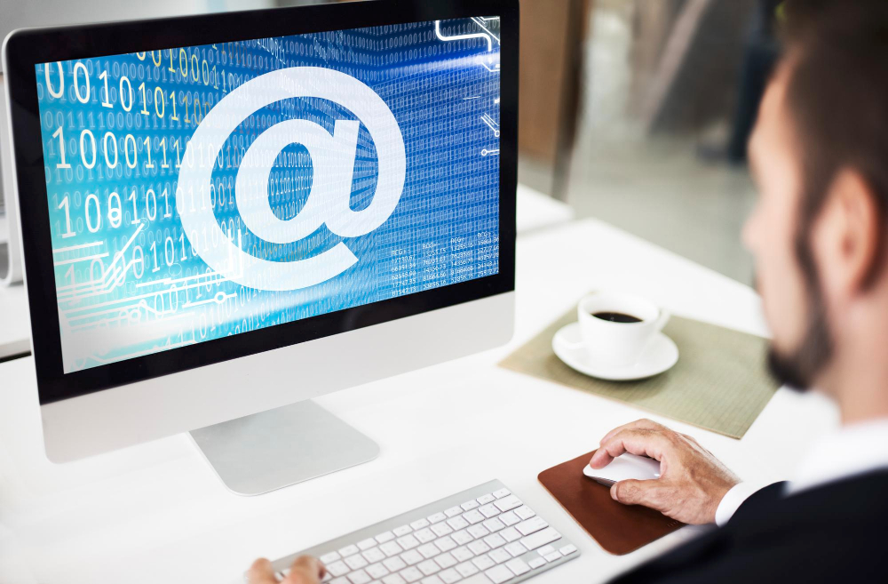 EL CORREO ELECTRÓNICO Y LA NUBE